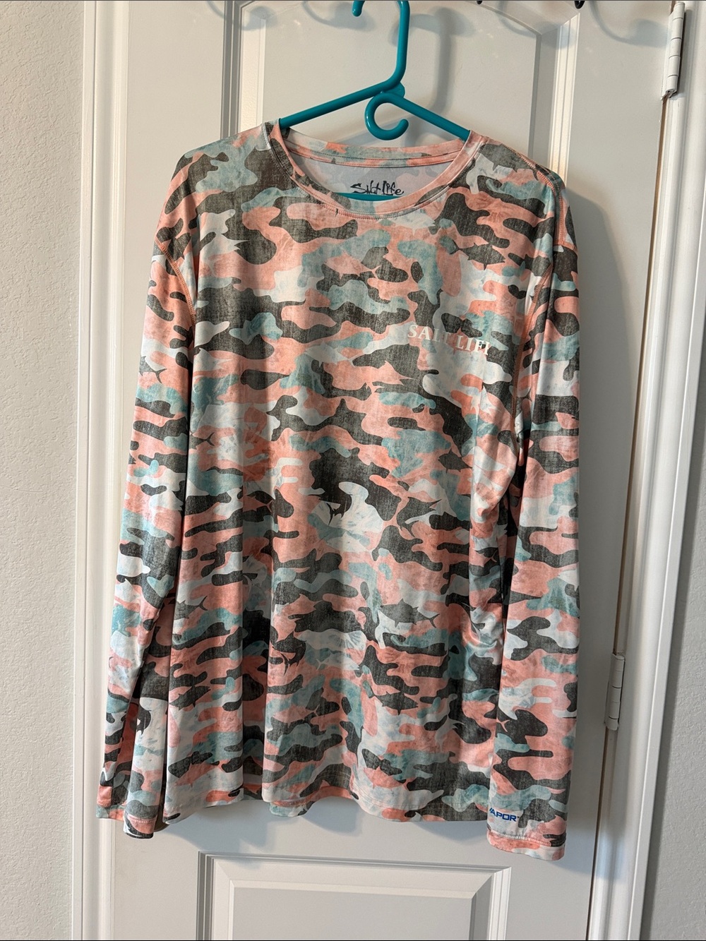Salt Life Men’s Pink, Green & Gray Camo Long Sleeve Tee